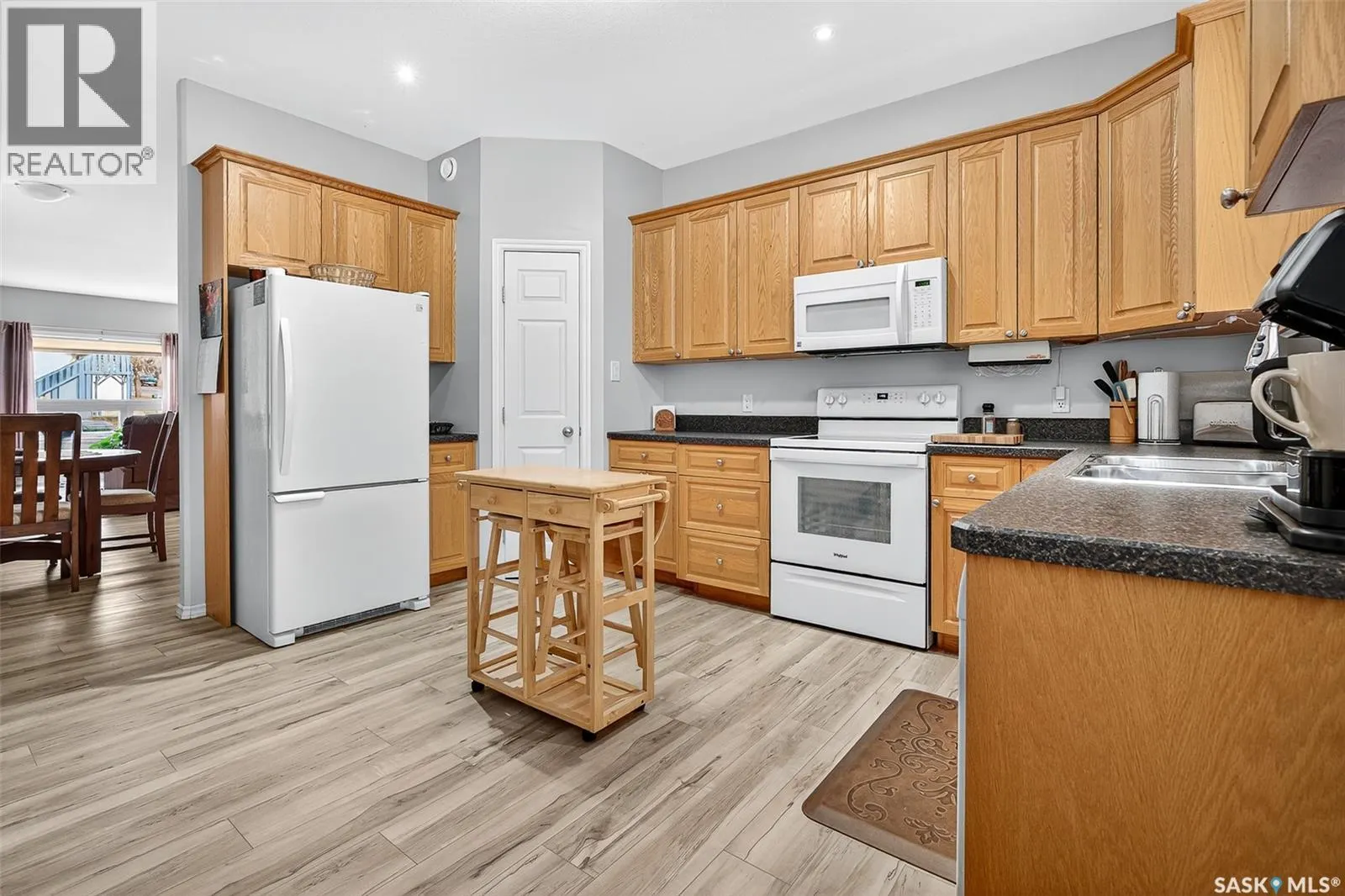 551B Caribou STREET W