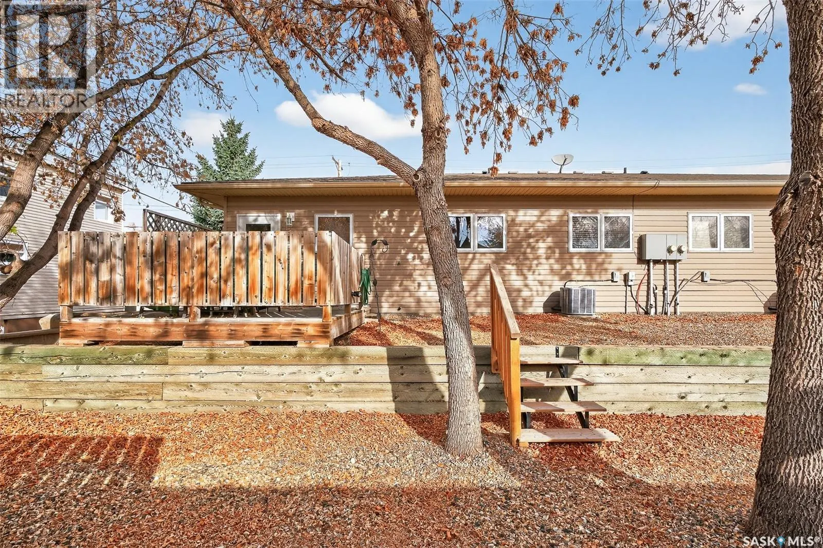 551B Caribou STREET W
