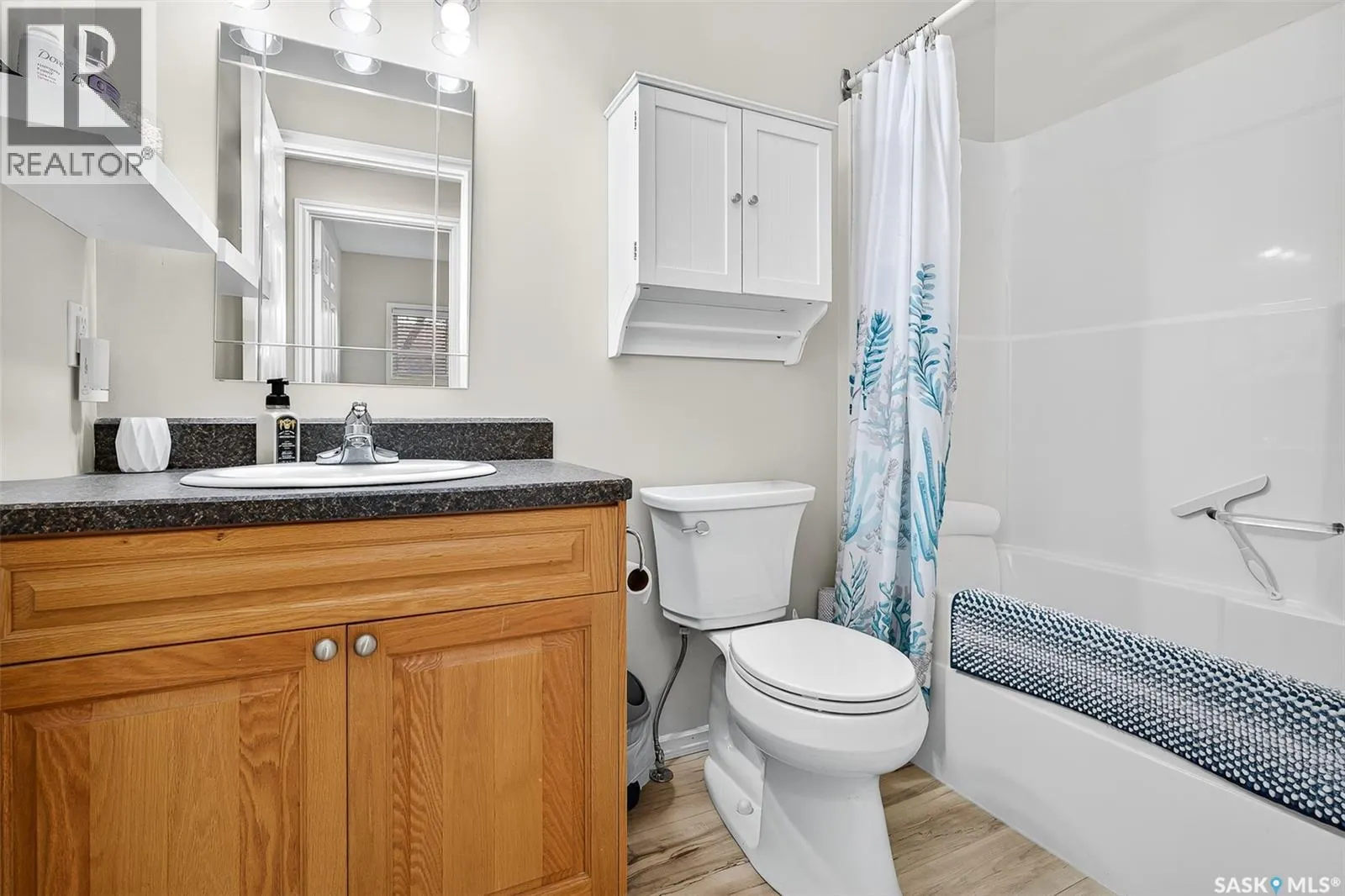 551B Caribou STREET W