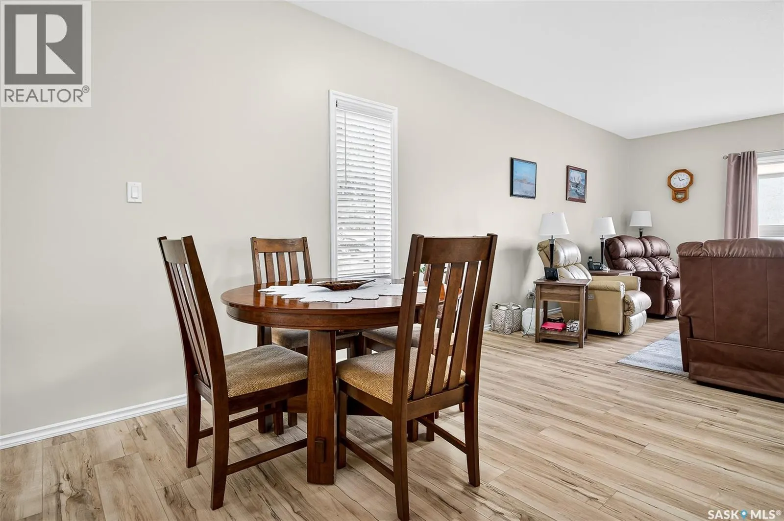 551B Caribou STREET W