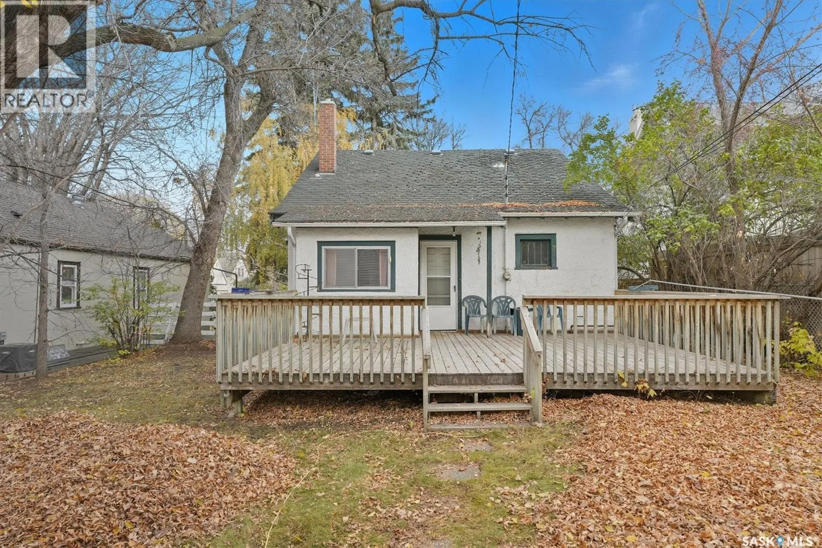 210 8th STREET E