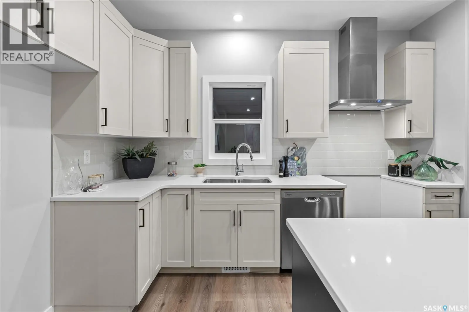 102 Kostiuk CRESCENT