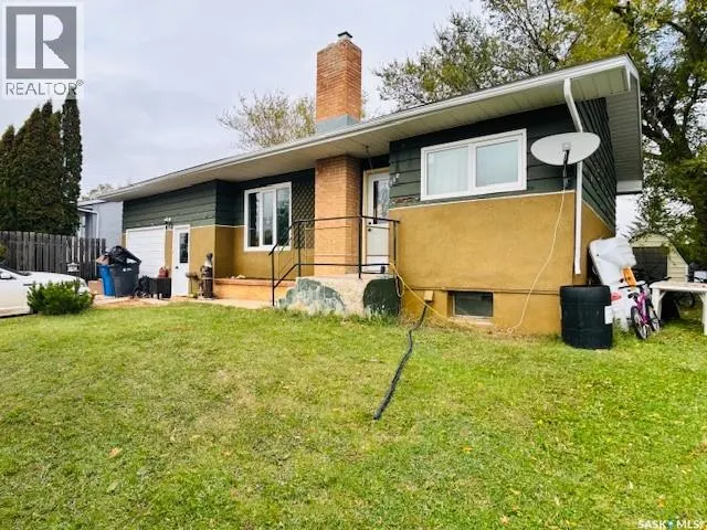 112 Fraser AVENUE