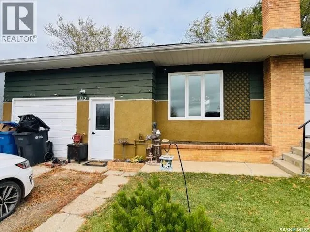 112 Fraser AVENUE