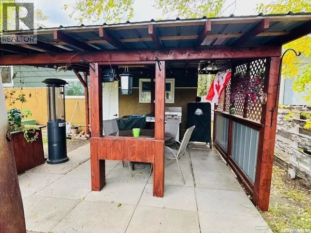 112 Fraser AVENUE