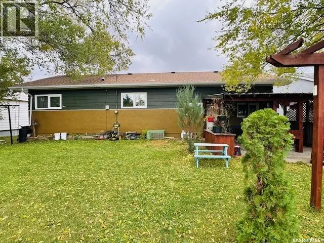 112 Fraser AVENUE