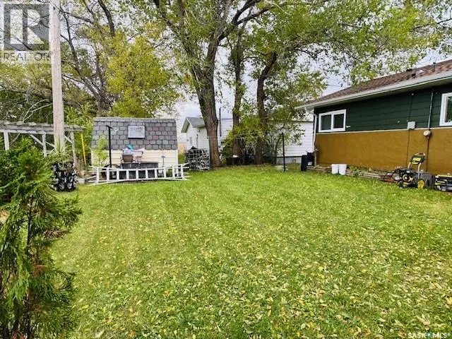 112 Fraser AVENUE