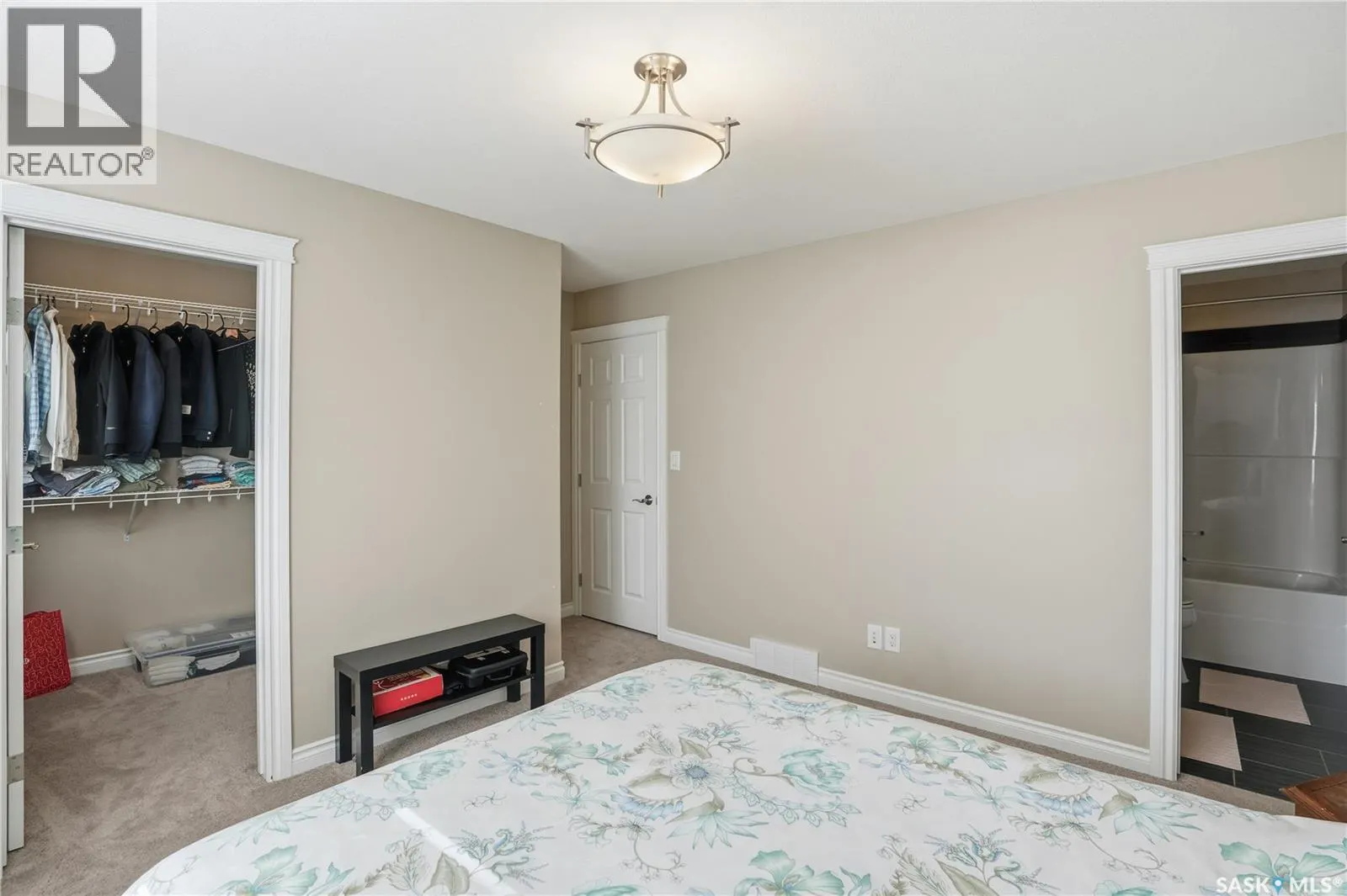 301 212 Willis CRESCENT