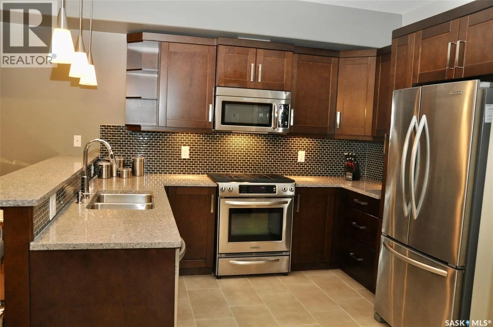 206 1132 College DRIVE