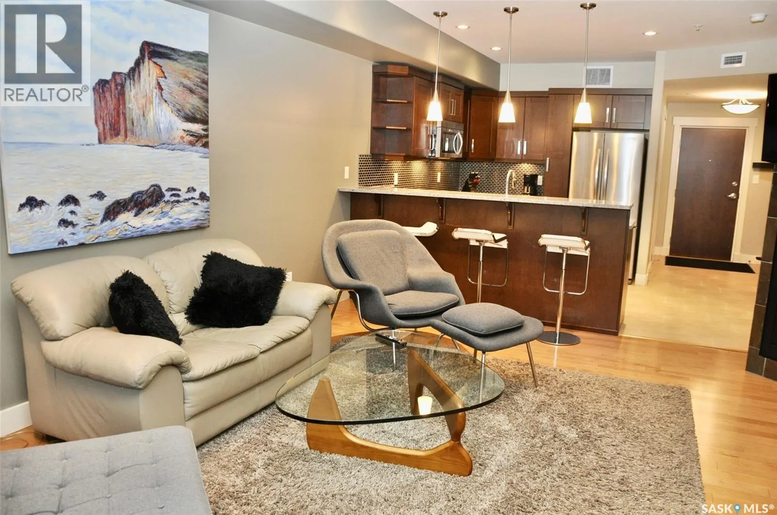206 1132 College DRIVE