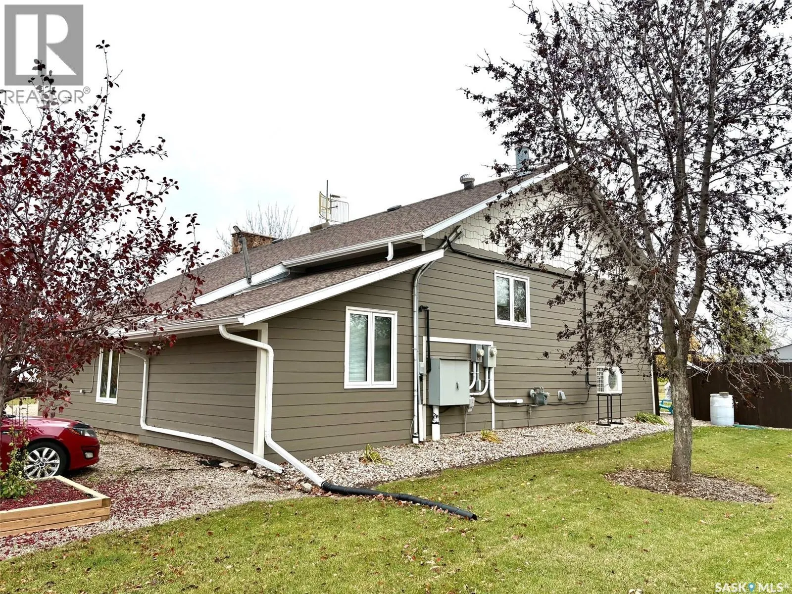 395 Riverview ROAD