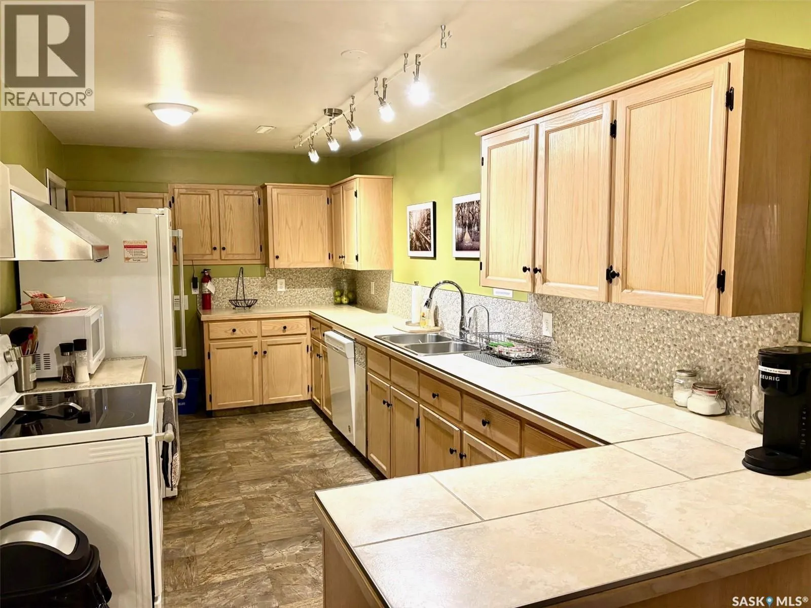 395 Riverview ROAD