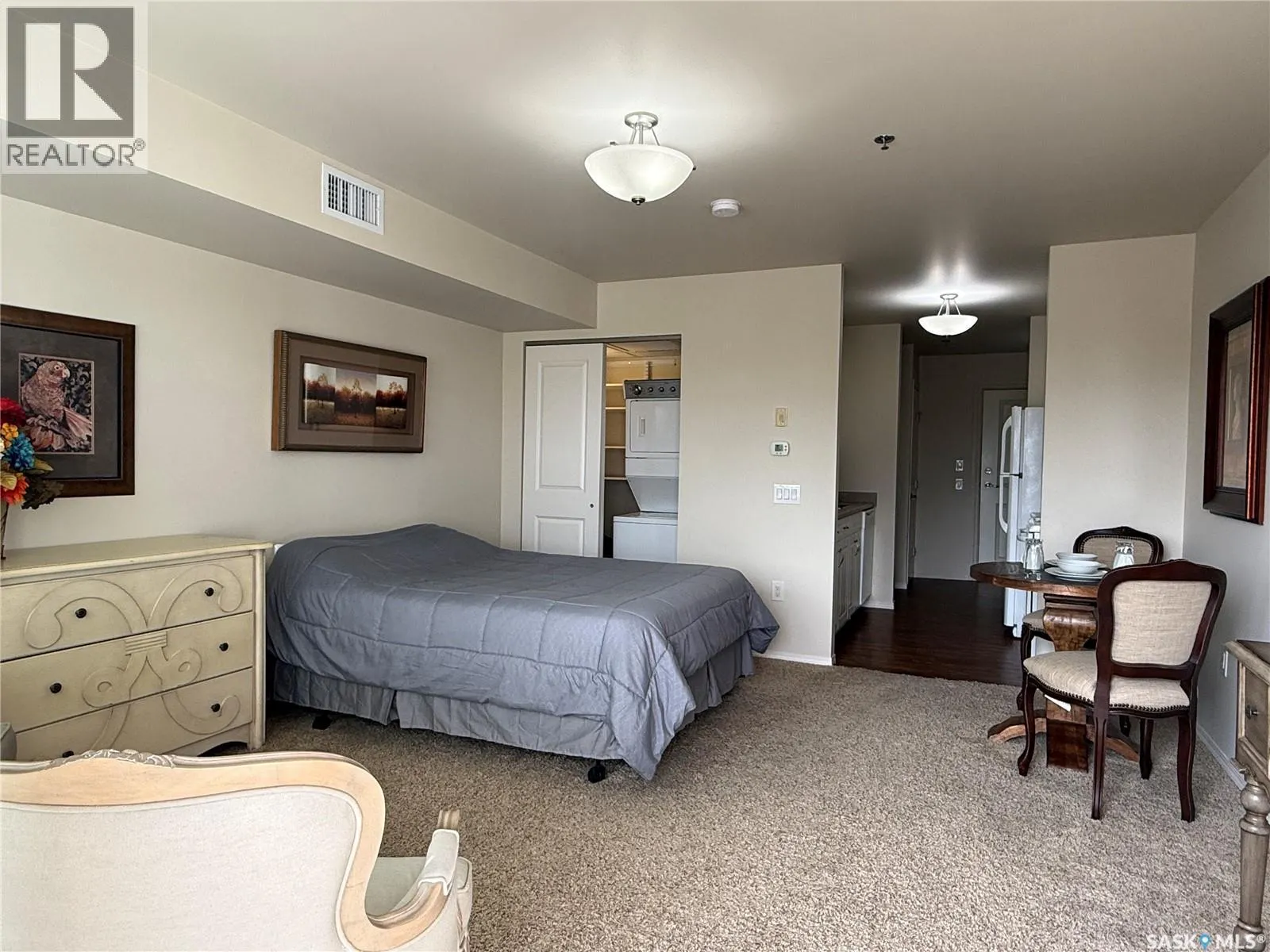 #307 680 7th AVENUE E