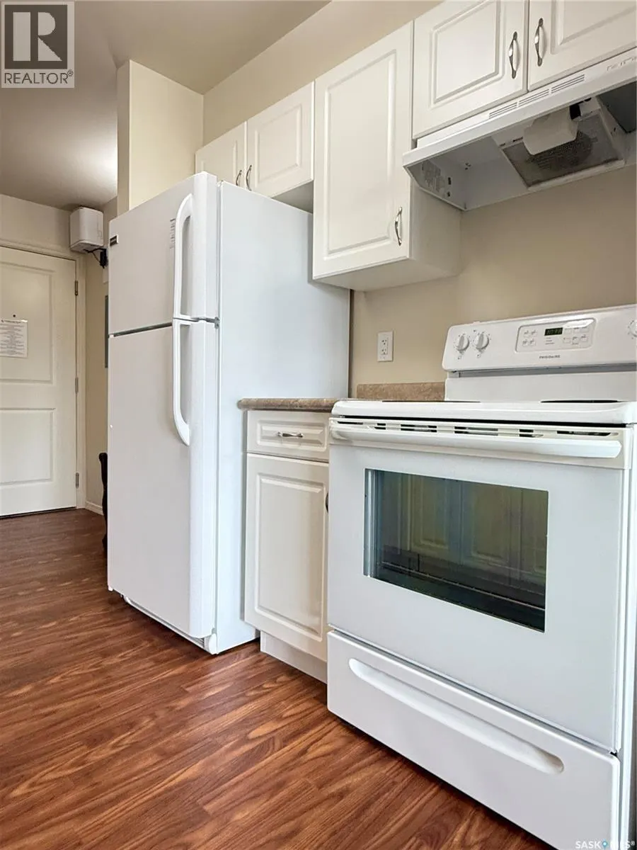#307 680 7th AVENUE E