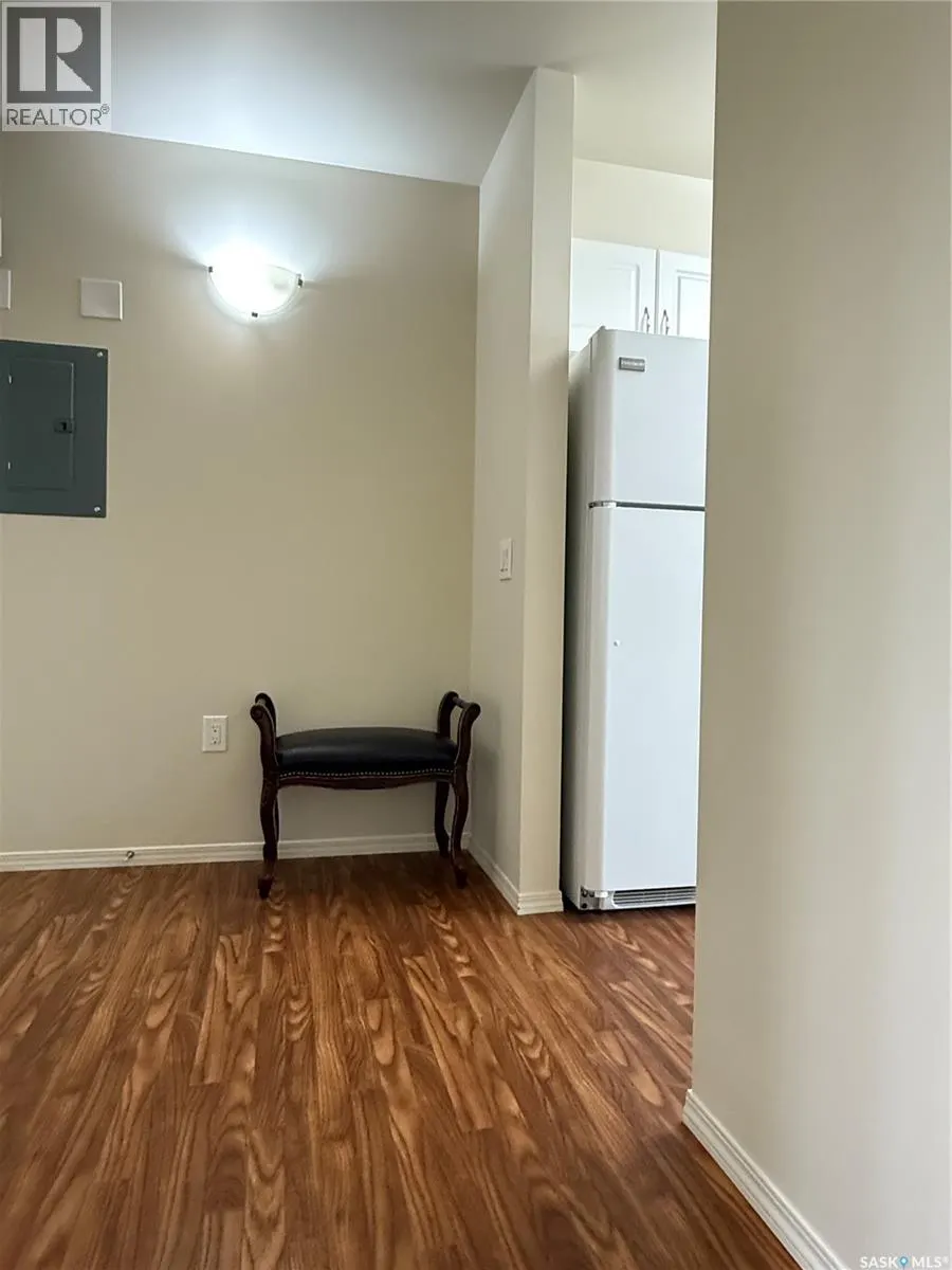 #307 680 7th AVENUE E