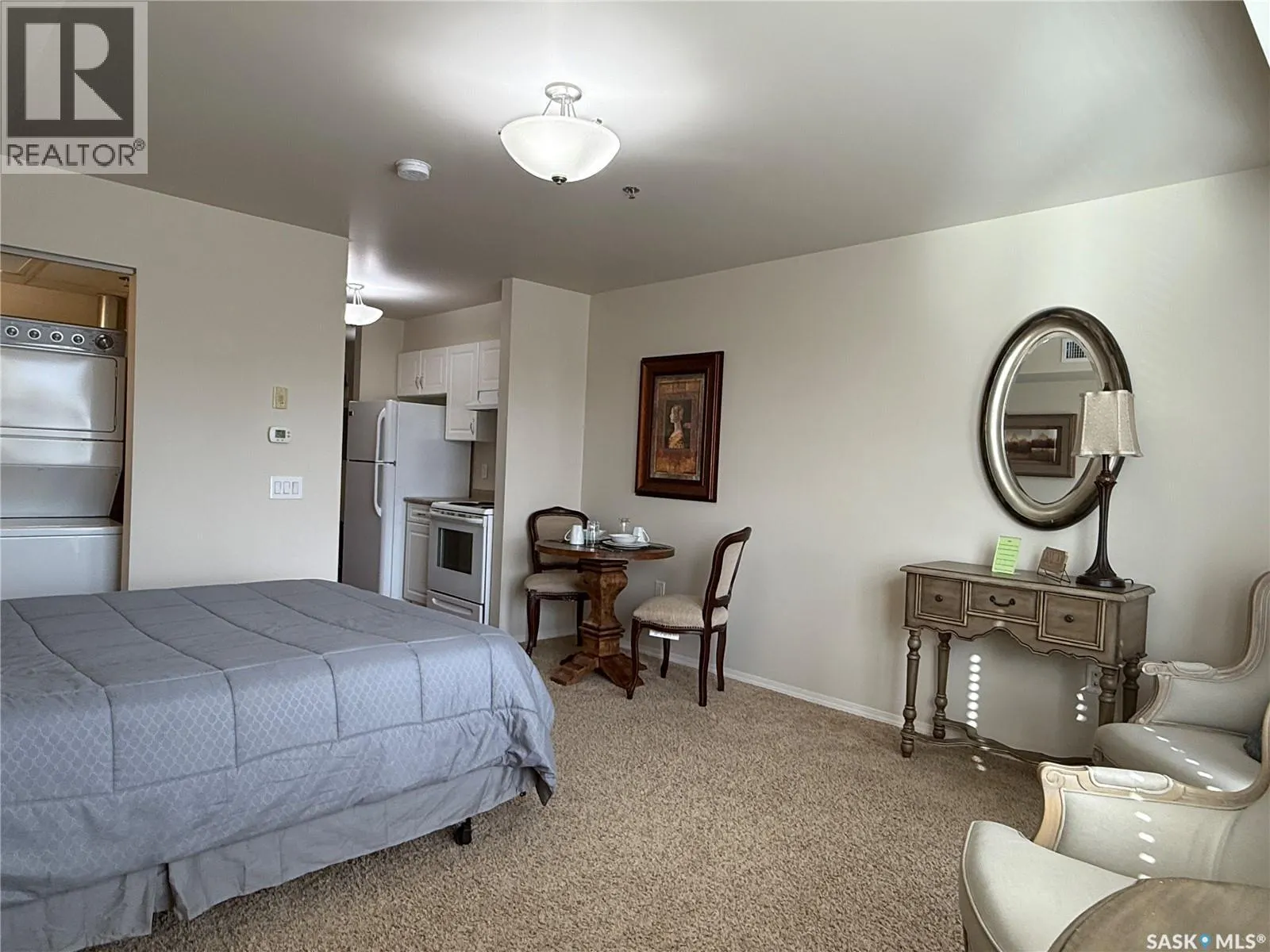 #307 680 7th AVENUE E