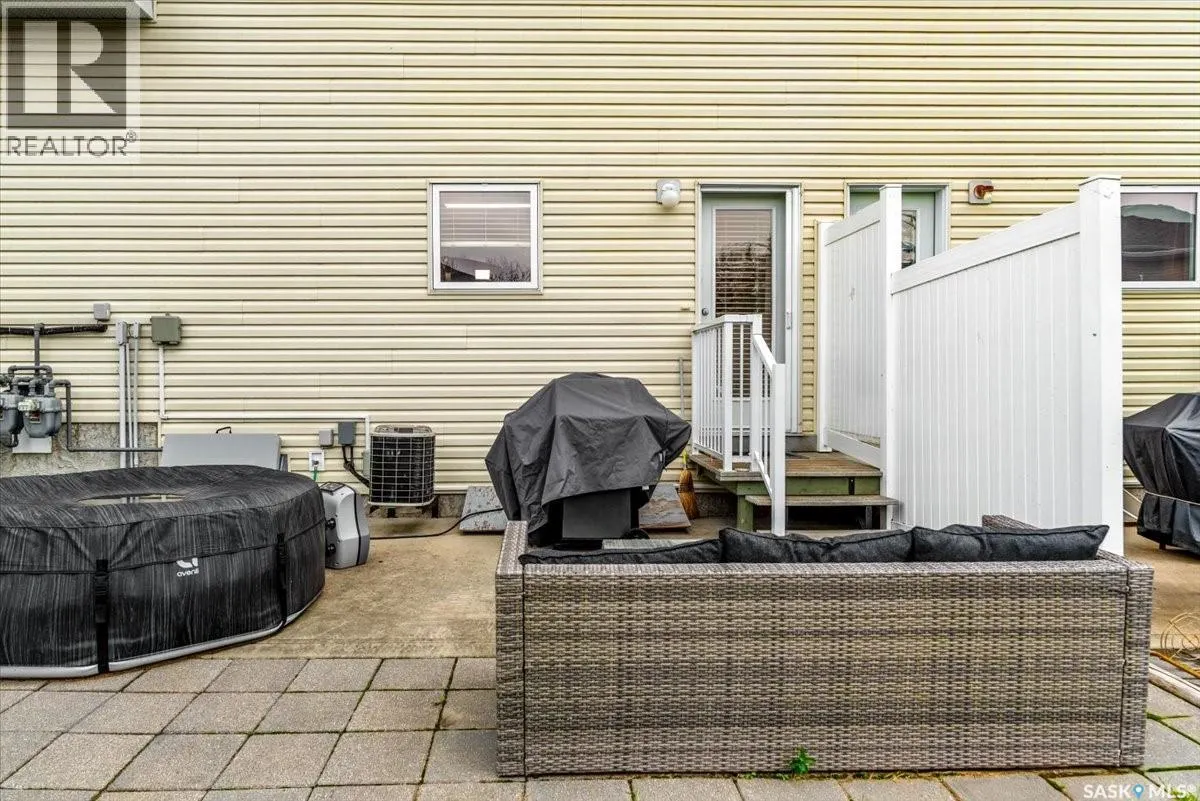 302 Mount Royal PLACE