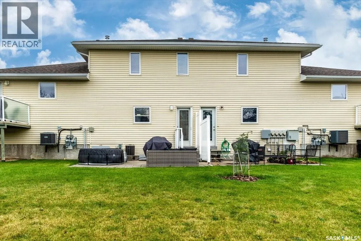 302 Mount Royal PLACE