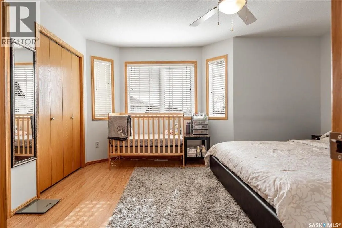 302 Mount Royal PLACE