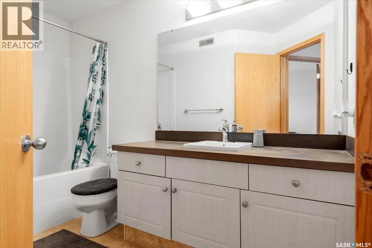302 Mount Royal PLACE