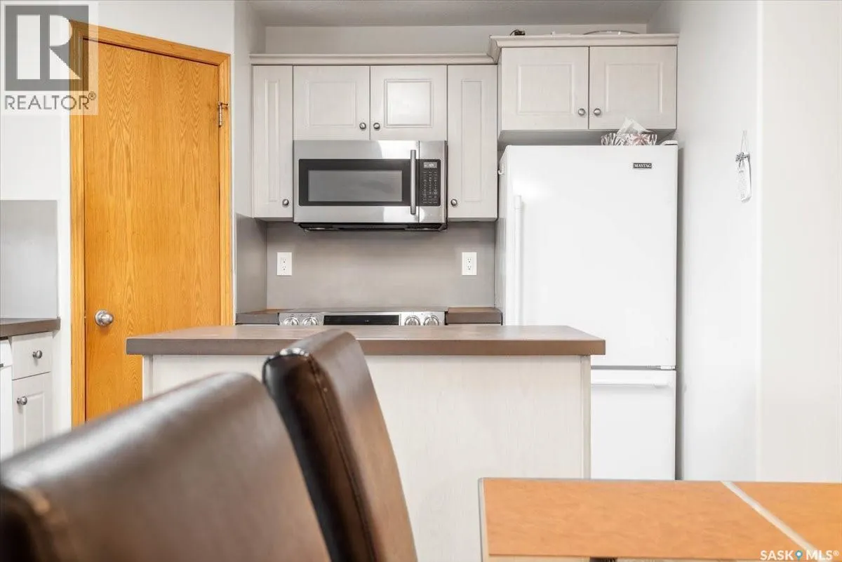 302 Mount Royal PLACE