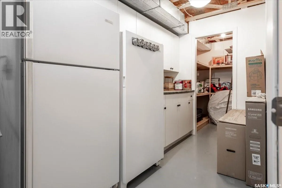 302 Mount Royal PLACE