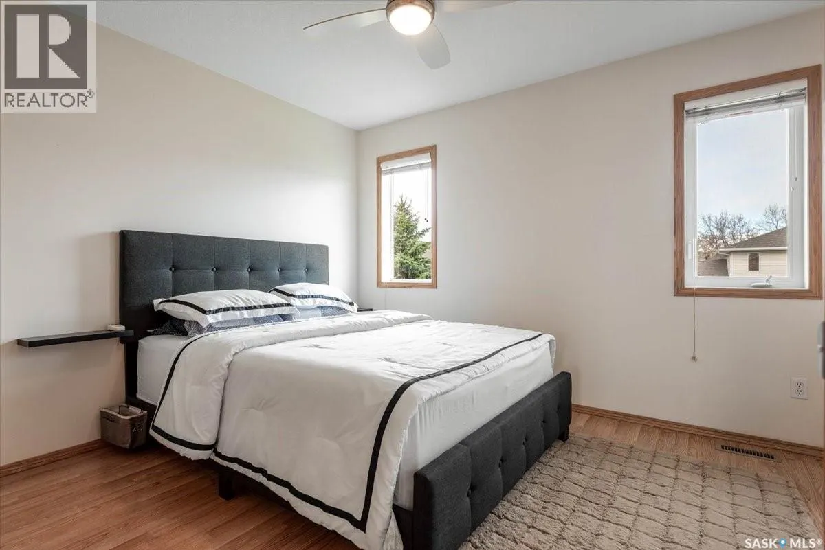 302 Mount Royal PLACE