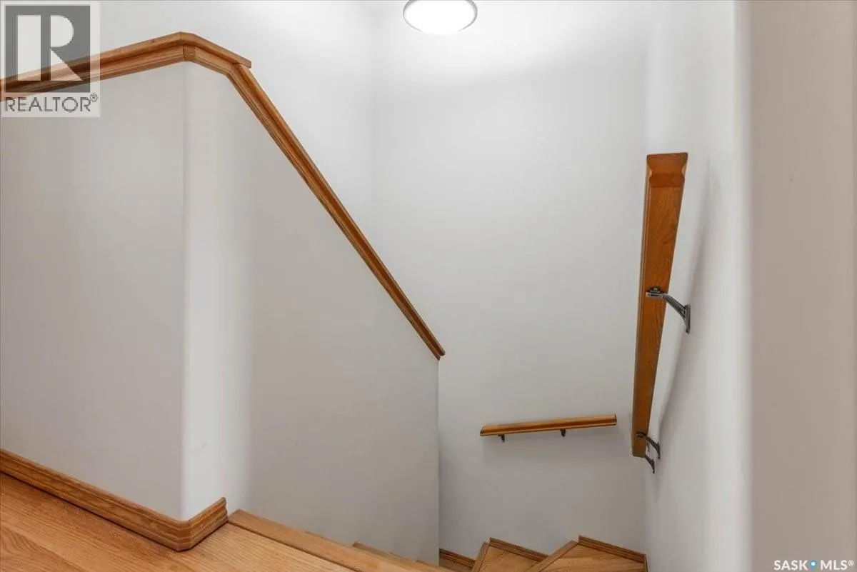 302 Mount Royal PLACE