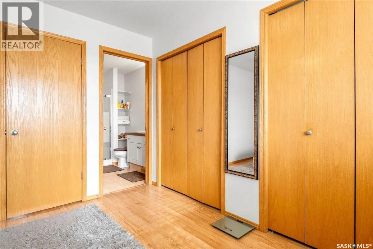 302 Mount Royal PLACE