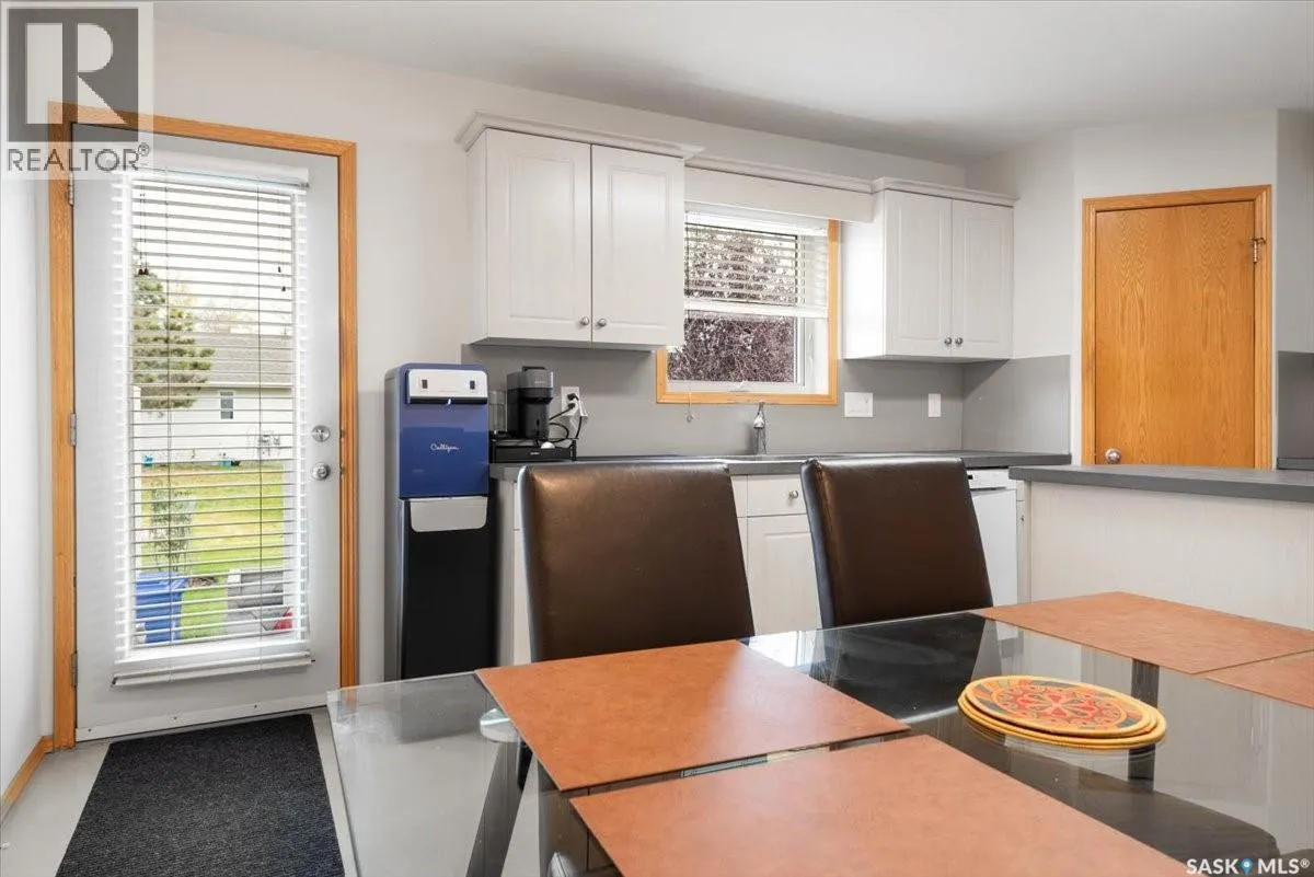 302 Mount Royal PLACE