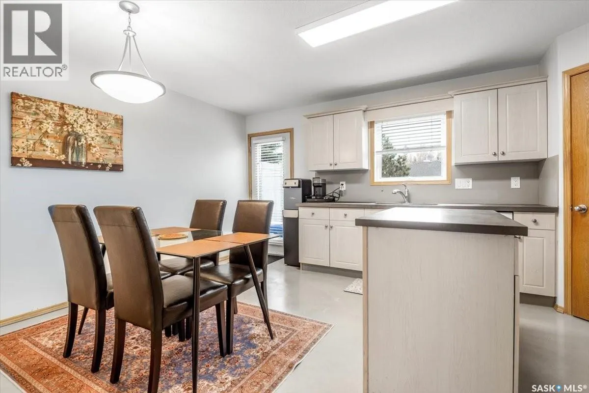 302 Mount Royal PLACE