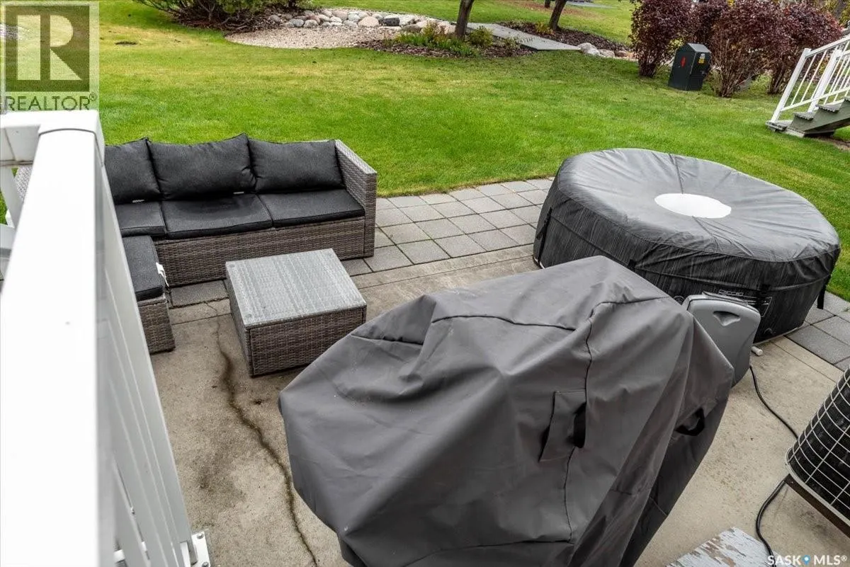 302 Mount Royal PLACE