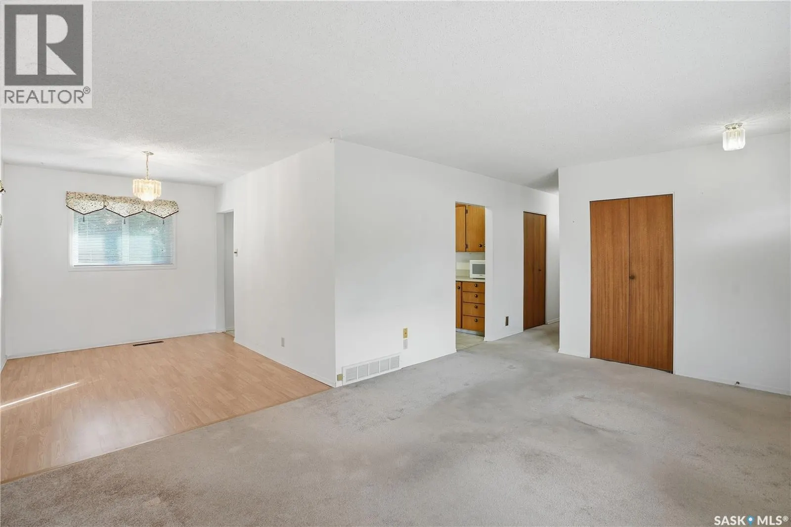 44 MILLS CRESCENT
