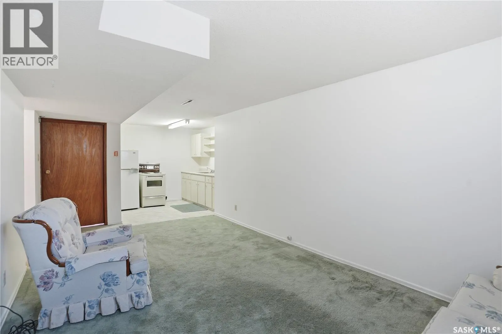 44 MILLS CRESCENT