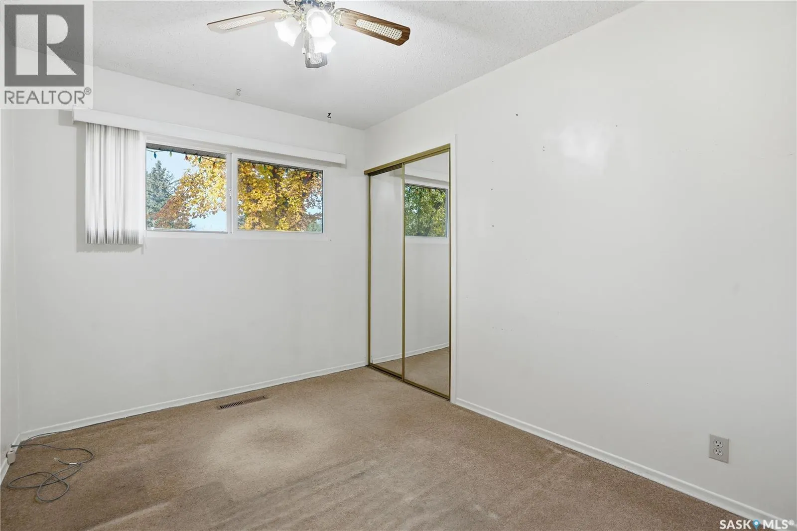 44 MILLS CRESCENT