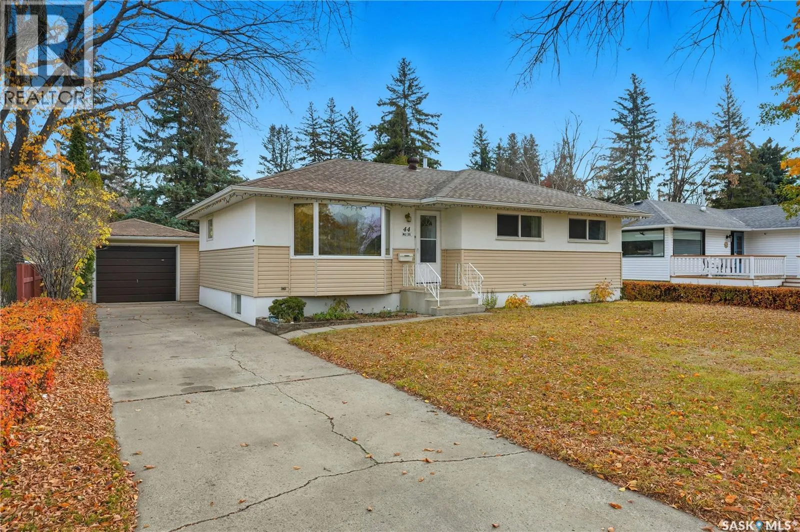 44 MILLS CRESCENT