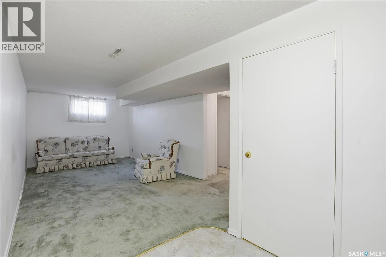 44 MILLS CRESCENT