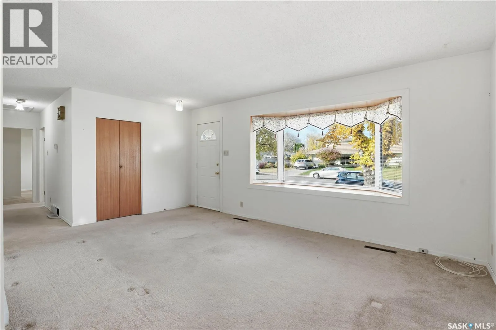 44 MILLS CRESCENT