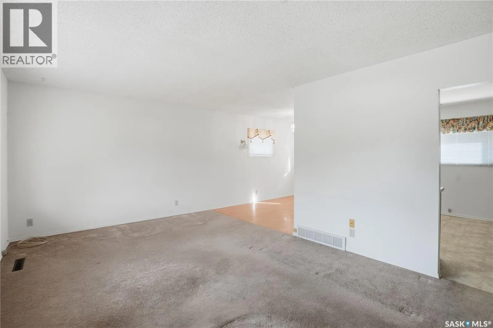 44 MILLS CRESCENT