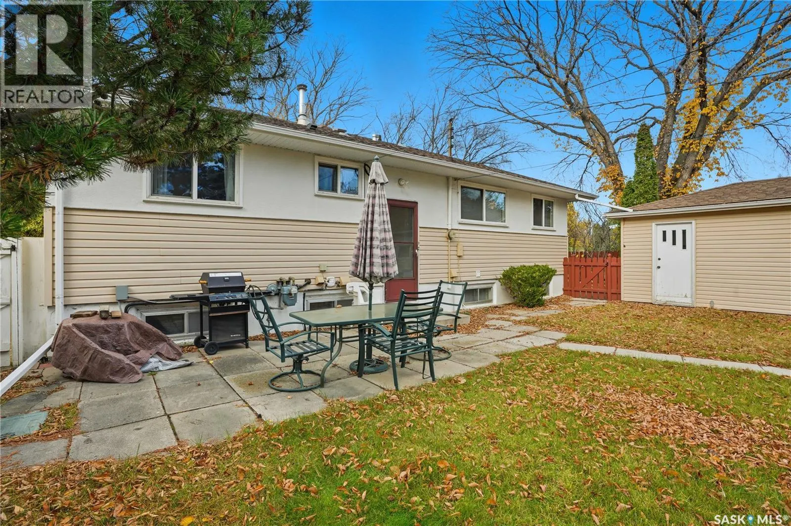 44 MILLS CRESCENT