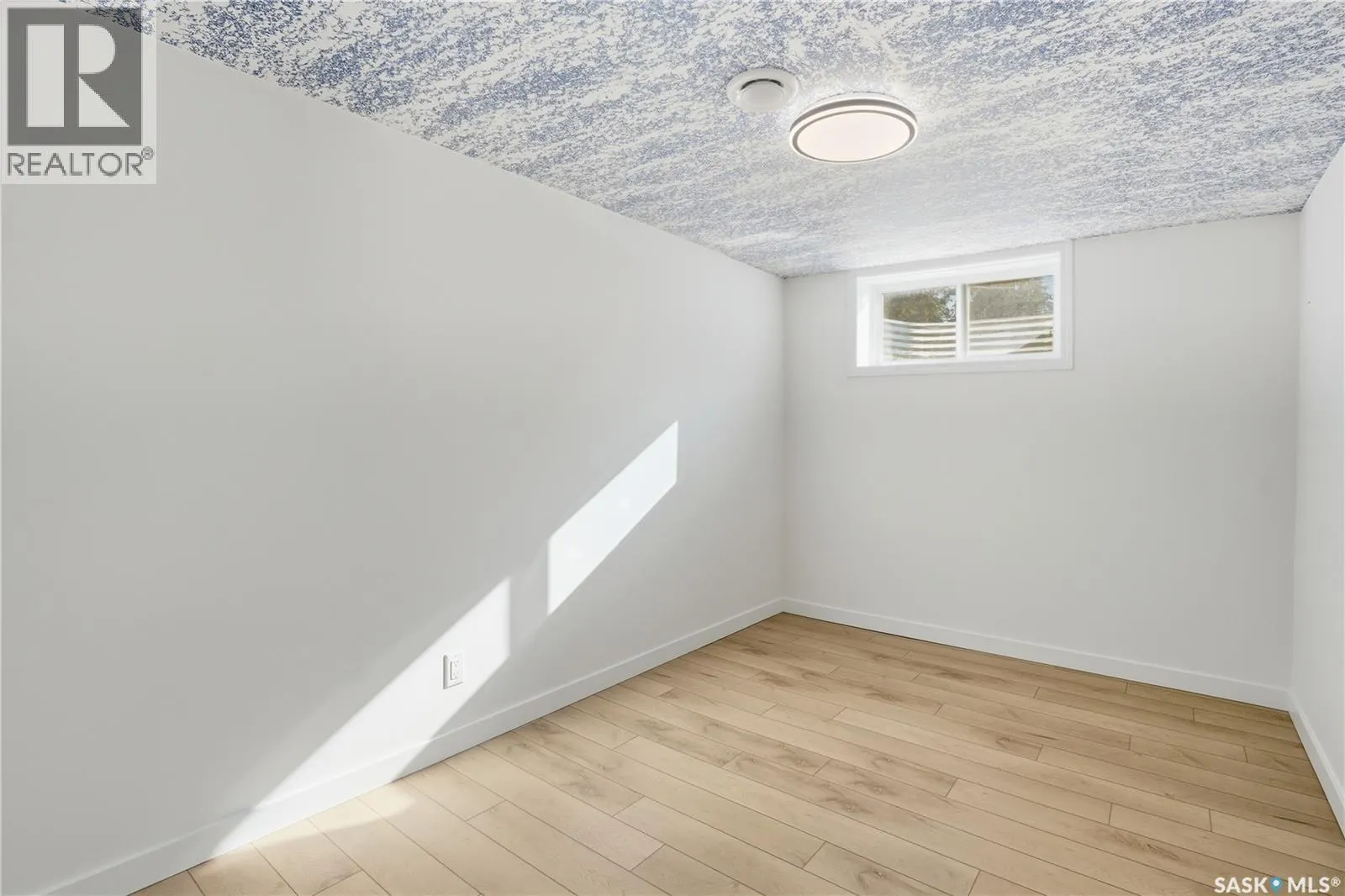 114 2nd STREET S