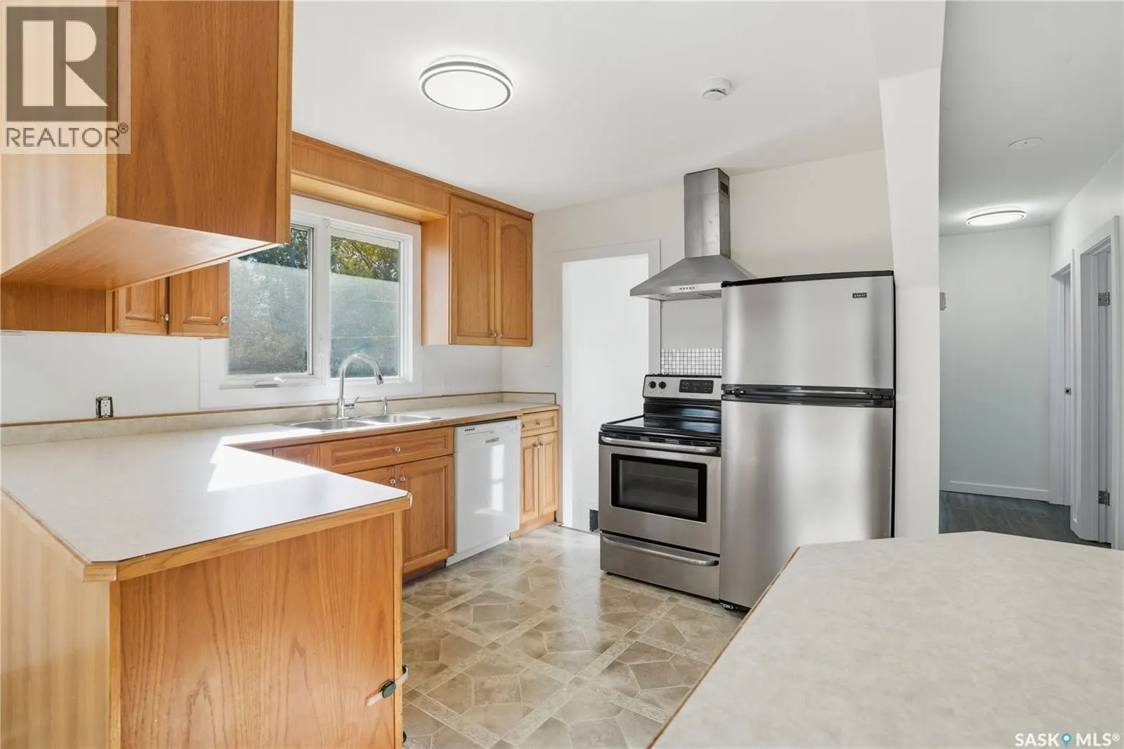 114 2nd STREET S