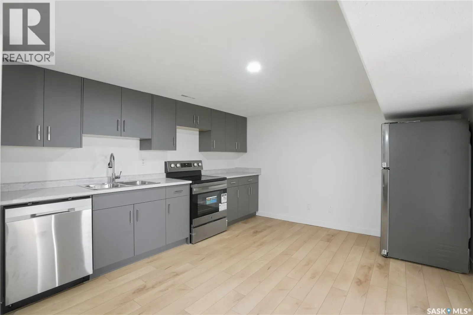 114 2nd STREET S