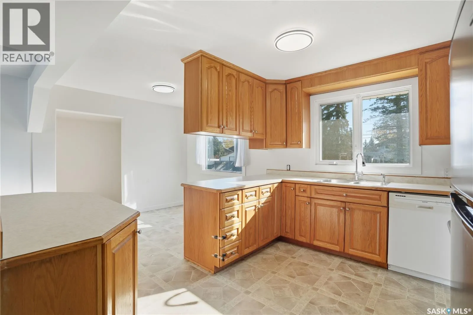 114 2nd STREET S