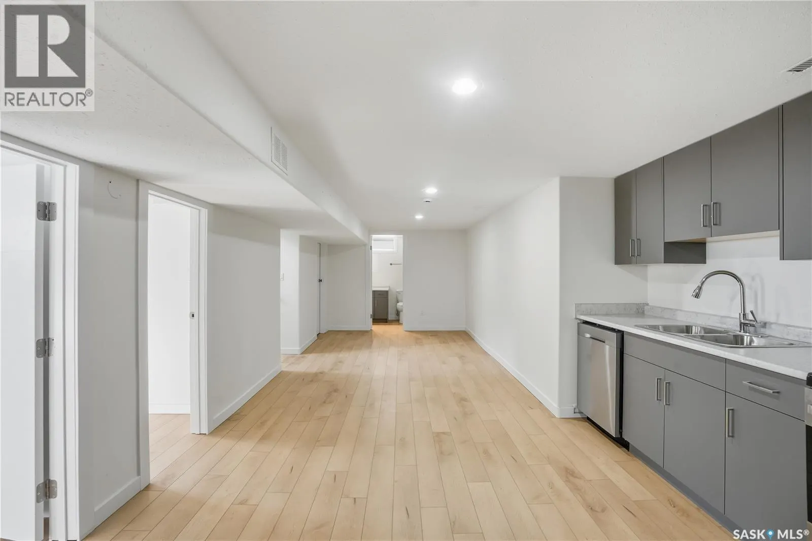 114 2nd STREET S