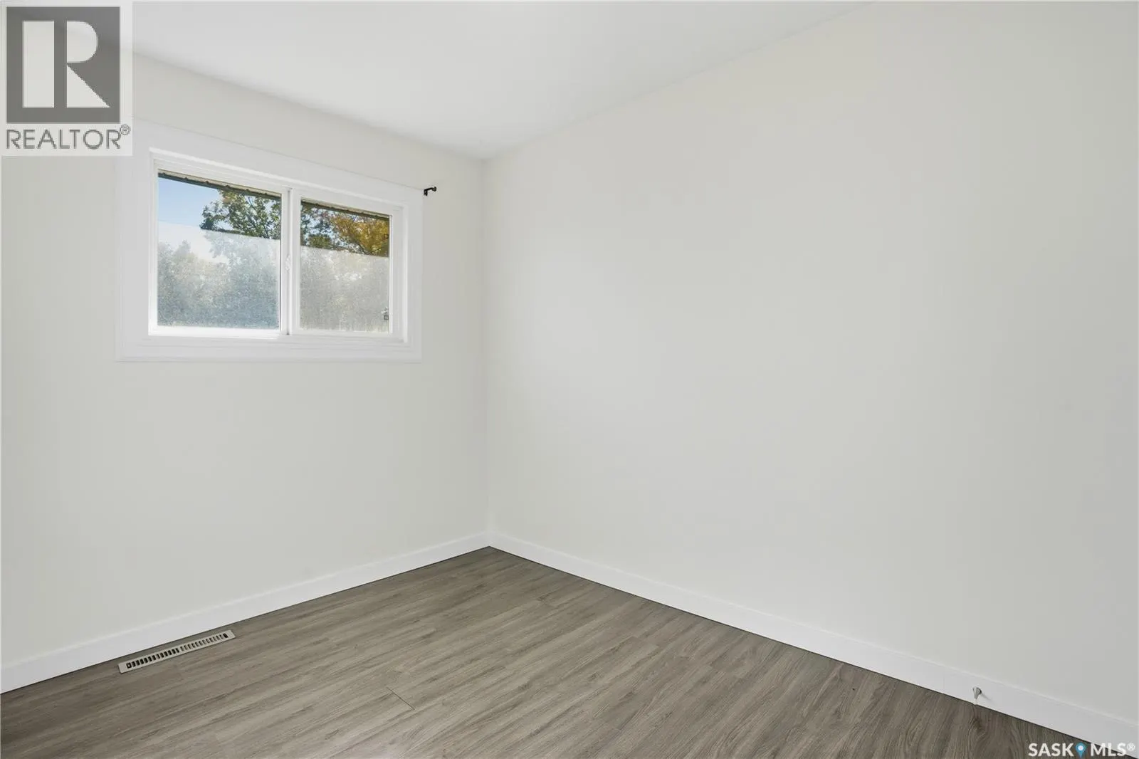 114 2nd STREET S