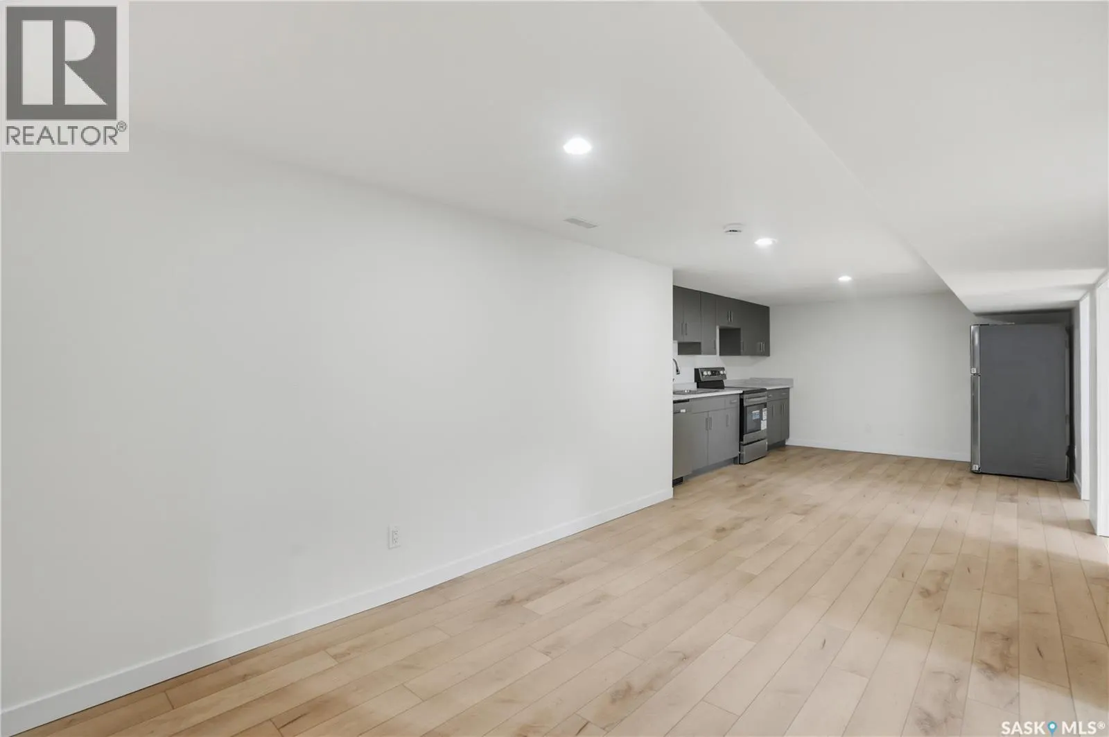 114 2nd STREET S