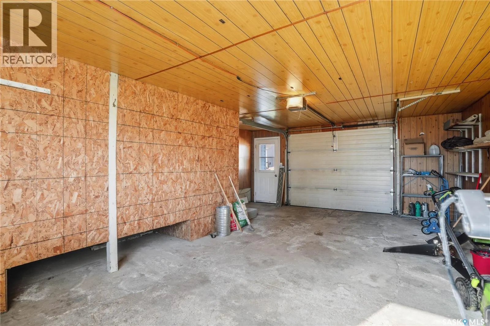 114 2nd STREET S