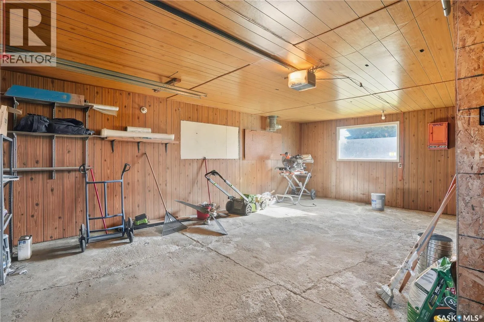 114 2nd STREET S