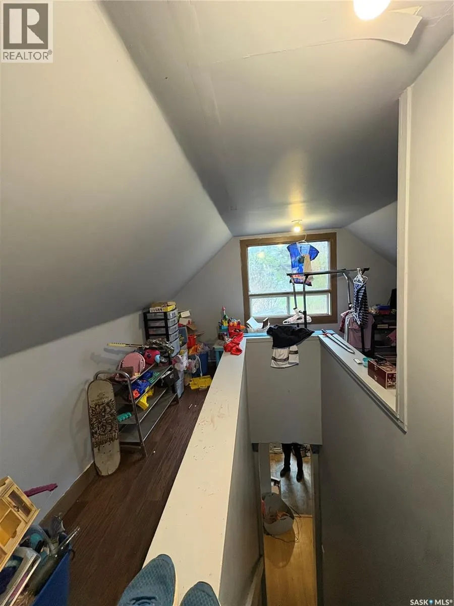 163 Duncan STREET W